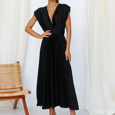 Hedwig | New women's dress with pleats, zip and sleeveless design
