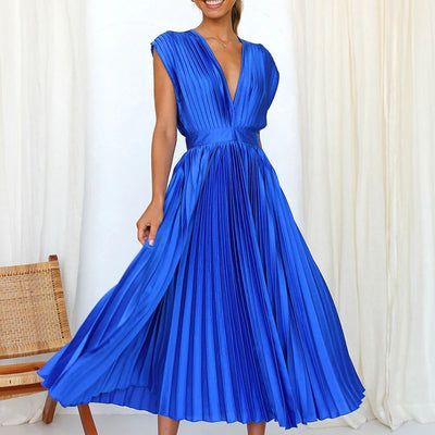 Hedwig | New women's dress with pleats, zip and sleeveless design