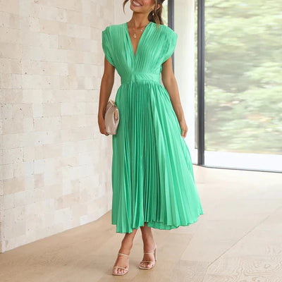Hedwig | New women's dress with pleats, zip and sleeveless design