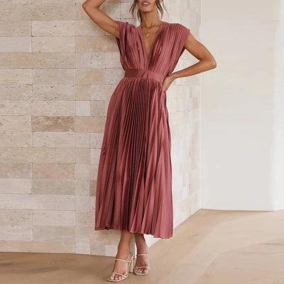 Hedwig | New women's dress with pleats, zip and sleeveless design