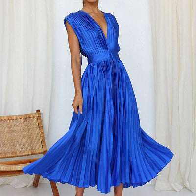 Hedwig | New women's dress with pleats, zip and sleeveless design